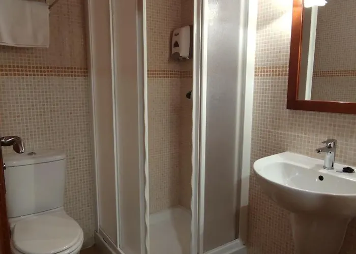 Ostatu De Pensionat *